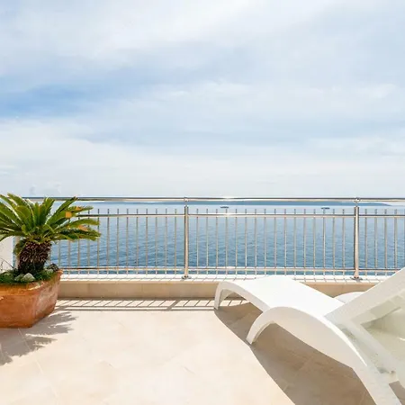 Luxury Next To The Sea *