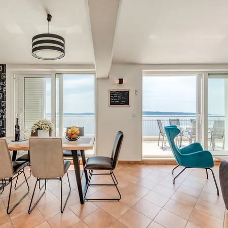 Luxury Next To The Sea *