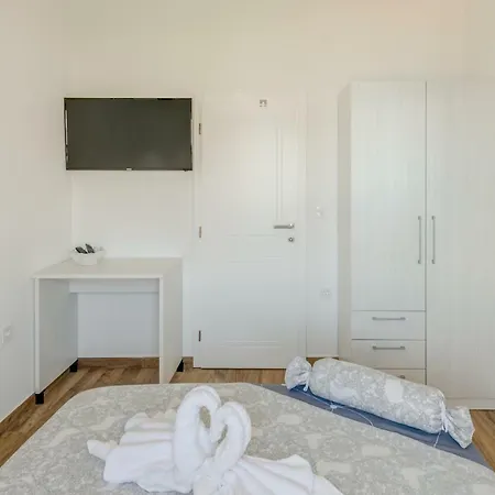 Luxury Next To The Sea *